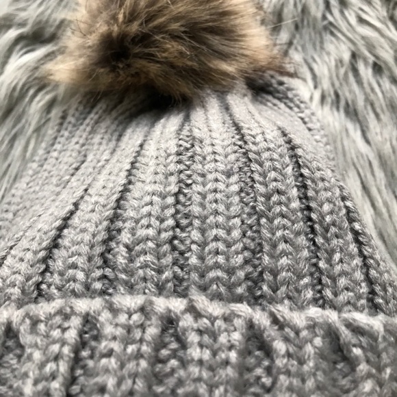 KNIT BEANIE With Brown Faux Fur Pom Pom - Picture 6 of 8